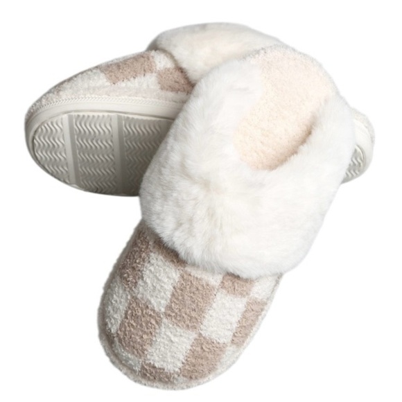Checkers Faux Fur Cuff Indoor Mule Slippers S/M (Women 6-8 Men 5-7) - Picture 3 of 3
